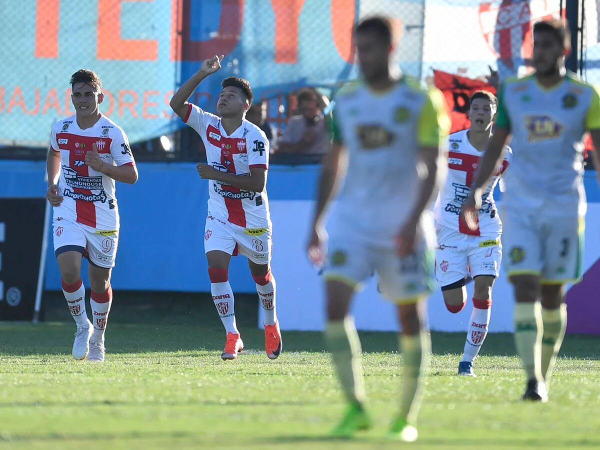 Batacazo en la Copa Argentina, Talleres de Remedios de Escalada, de la  Primera B, eliminó a Aldosivi, Página