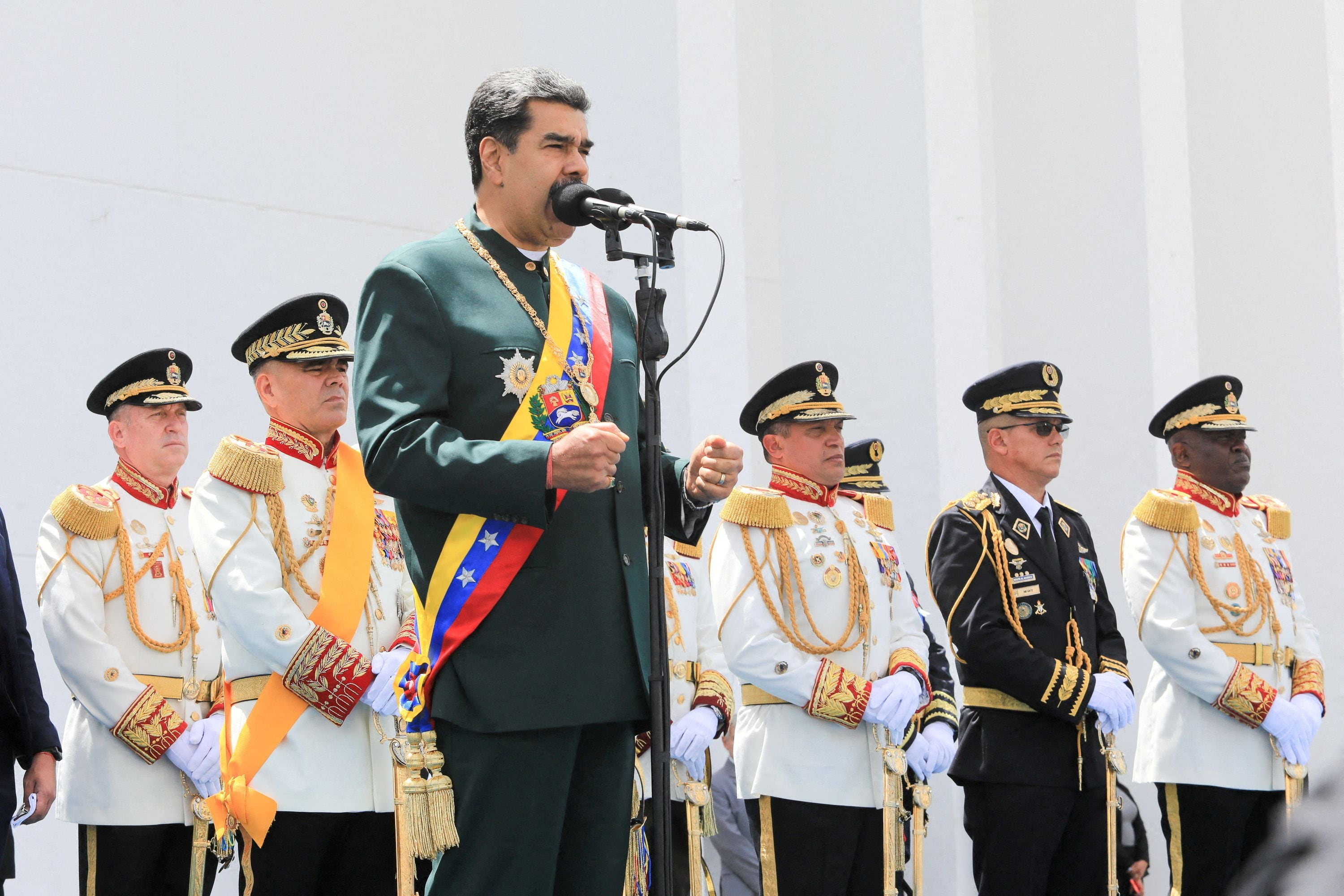 La oposición venezolana se alista para definir quién enfrentará al dictador Nicolás Maduro en las elecciones del próximo año. (FOTO: REUTERS)