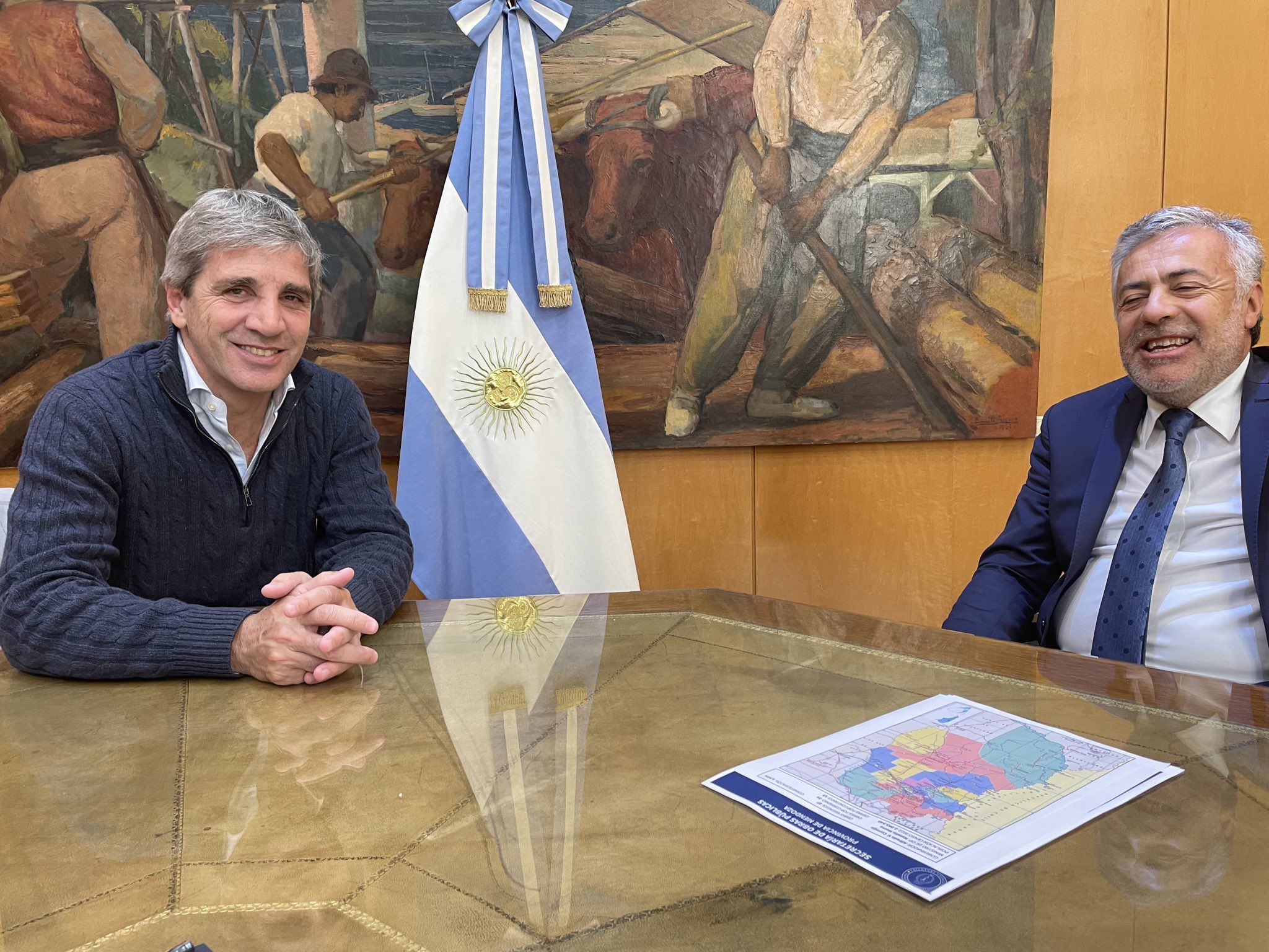 Mientras en el Senado Martín Lousteau cuestionaba la Ley Bases, Alfredo Cornejo se reunía con el ministro de Economía, Luis "Toto" Caputo