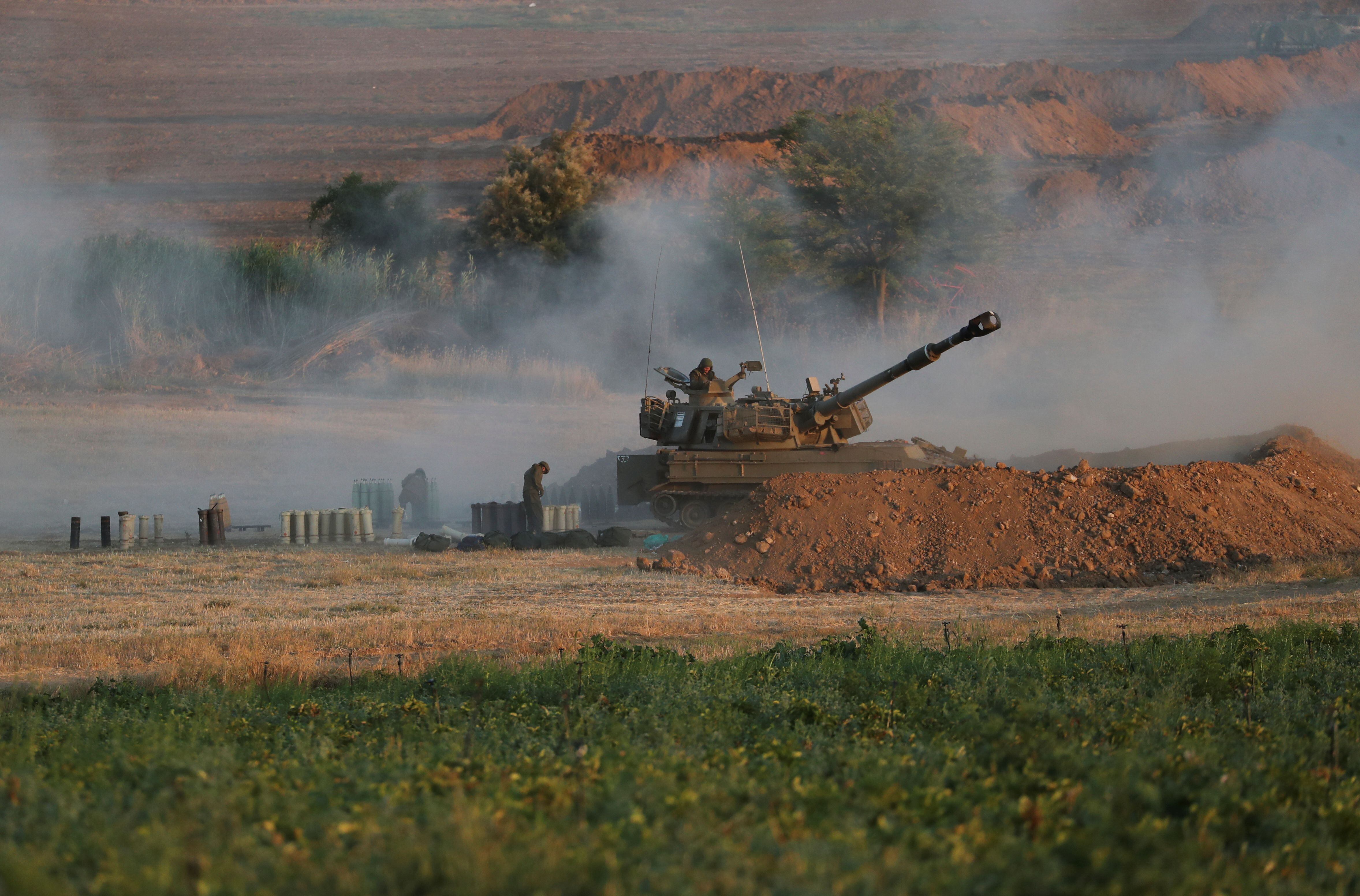 Soldados israelíes en una unidad de artillería cerca de la frontera entre Israel y Gaza. REUTERS/ Ammar Awad