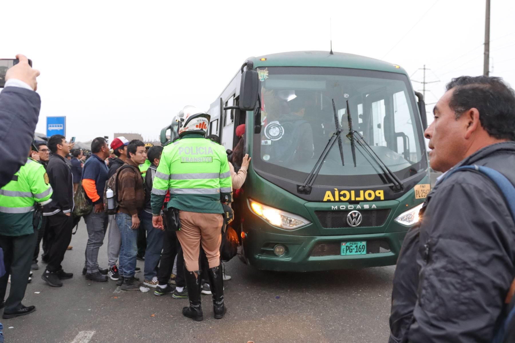 Paro de transportistas es acatado en casi todon Lima. Líneas de transporte de Lima Norte, Este y Sur | Agencia Andina