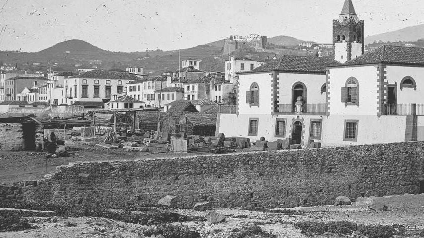 Mercado de São Pedro y playa de Funchal en 1900 (Wikimedia Commons)