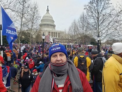 Rick Saccone en Washington DC frente al Capitolio (Facebook)