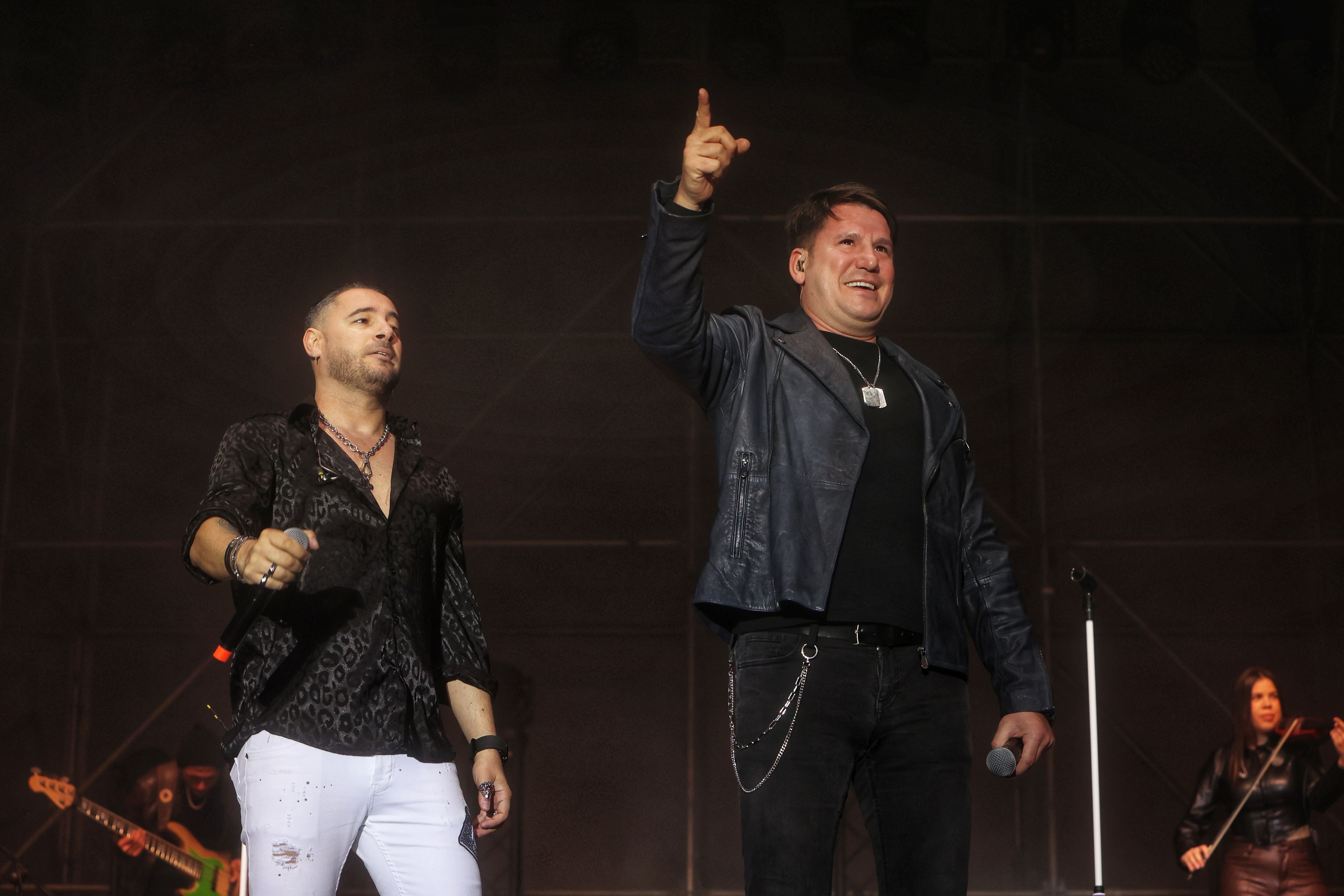 El grupo musical Andy y Lucas actúa durante la Fiesta Concierto de la Resurrección de Cristo en Cibeles, a 15 de abril de 2023, en Madrid (España) (Ricardo Rubio - Europa Press)
