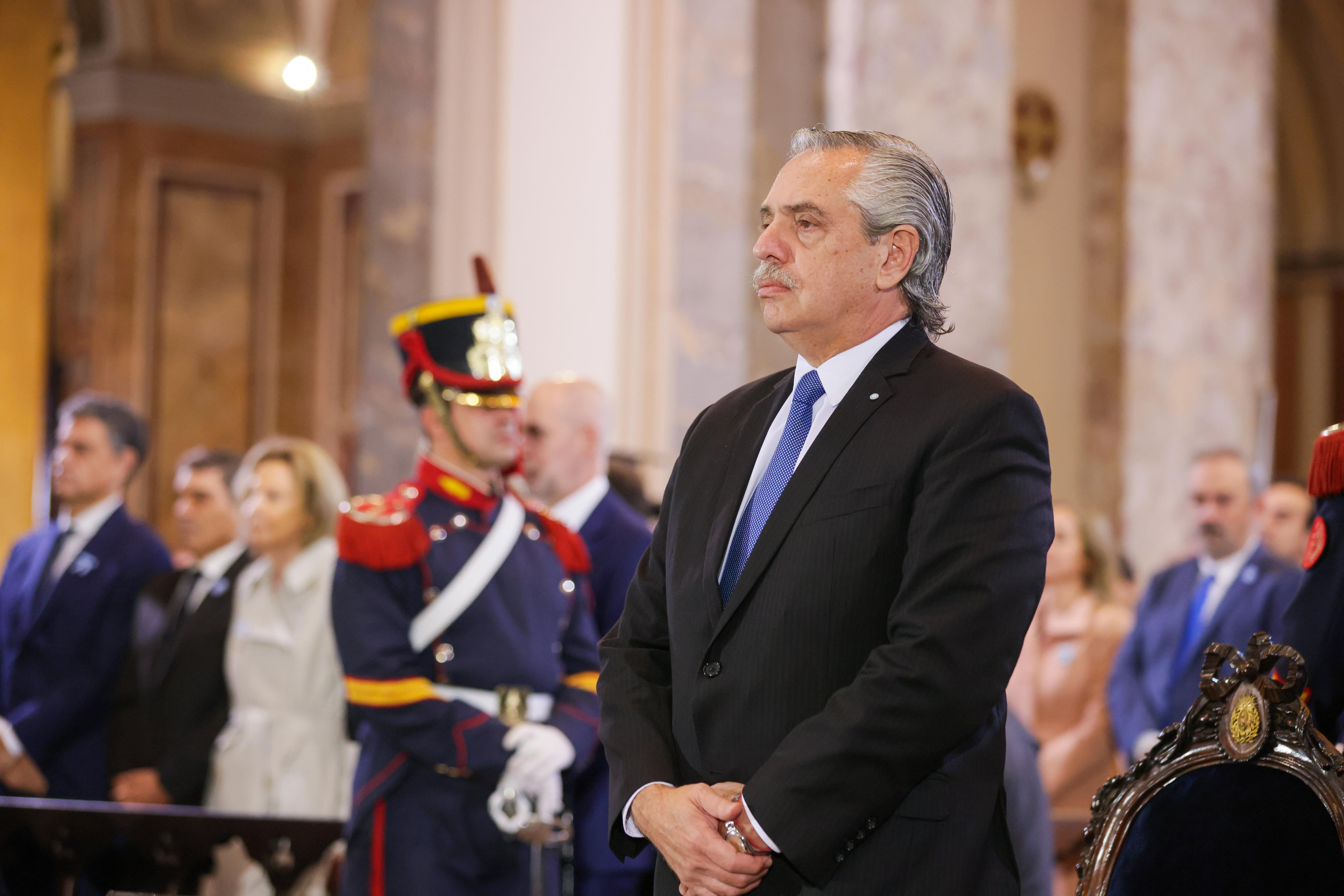 Alberto-Fernandez-al-Tedeum-Plaza-de-Mayo-25-de-Mayo