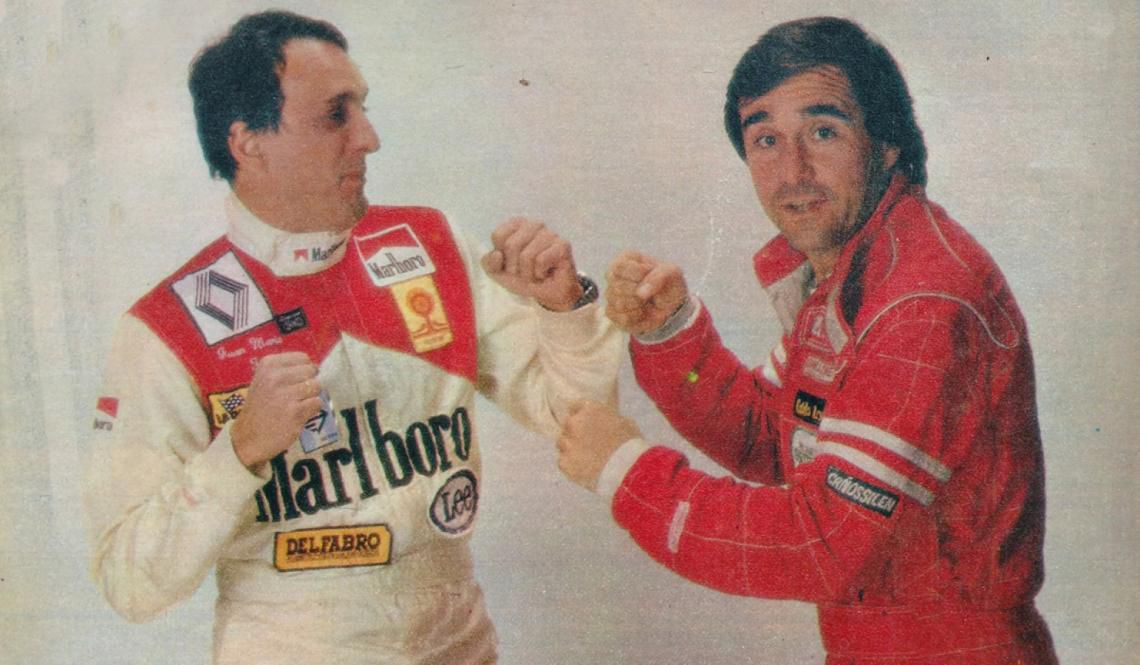 Simulando una pelea con Osvaldo "Cocho" López. Fue en 1986.