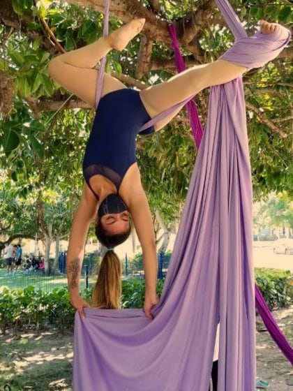 Eva María Méndez, es máster en psicología clínica con estudios de arte, ballet, terapia del arte y acrobacia aérea. Foto: @tsukihime25