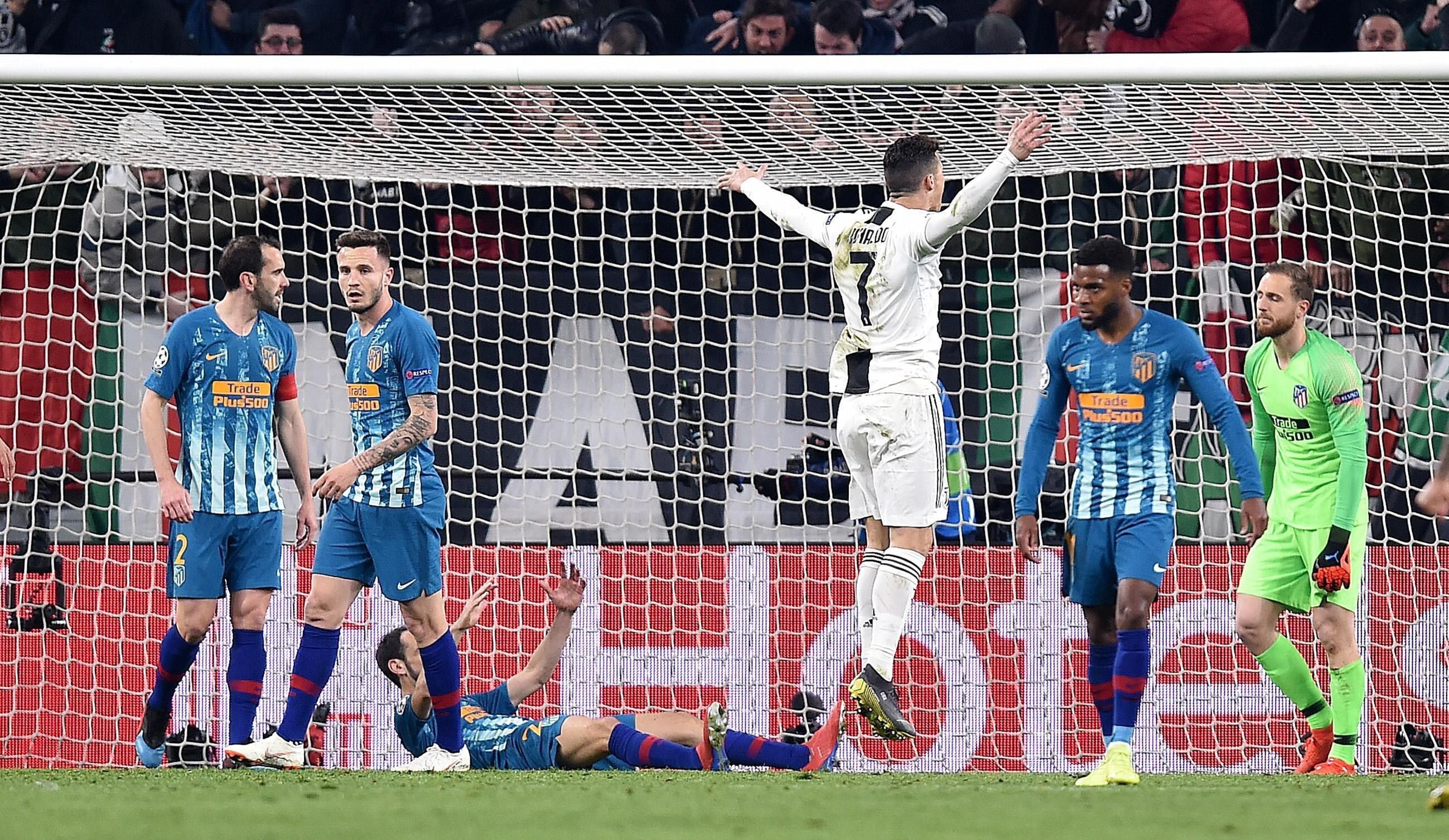 Cristiano Ronaldo celebra uno de sus tres goles anotados en la vuelta de cuartos de final (EFE).