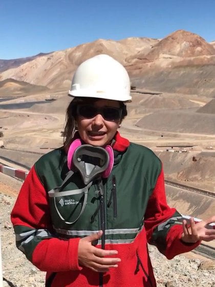 Yésica Perona, supervisora de Planificación Largo y Corto Plazo Valle Lixiviación Veladero-, asegura que su condición de mujer “nunca fue un límite, ni al estudiar ni al trabajar” en minería