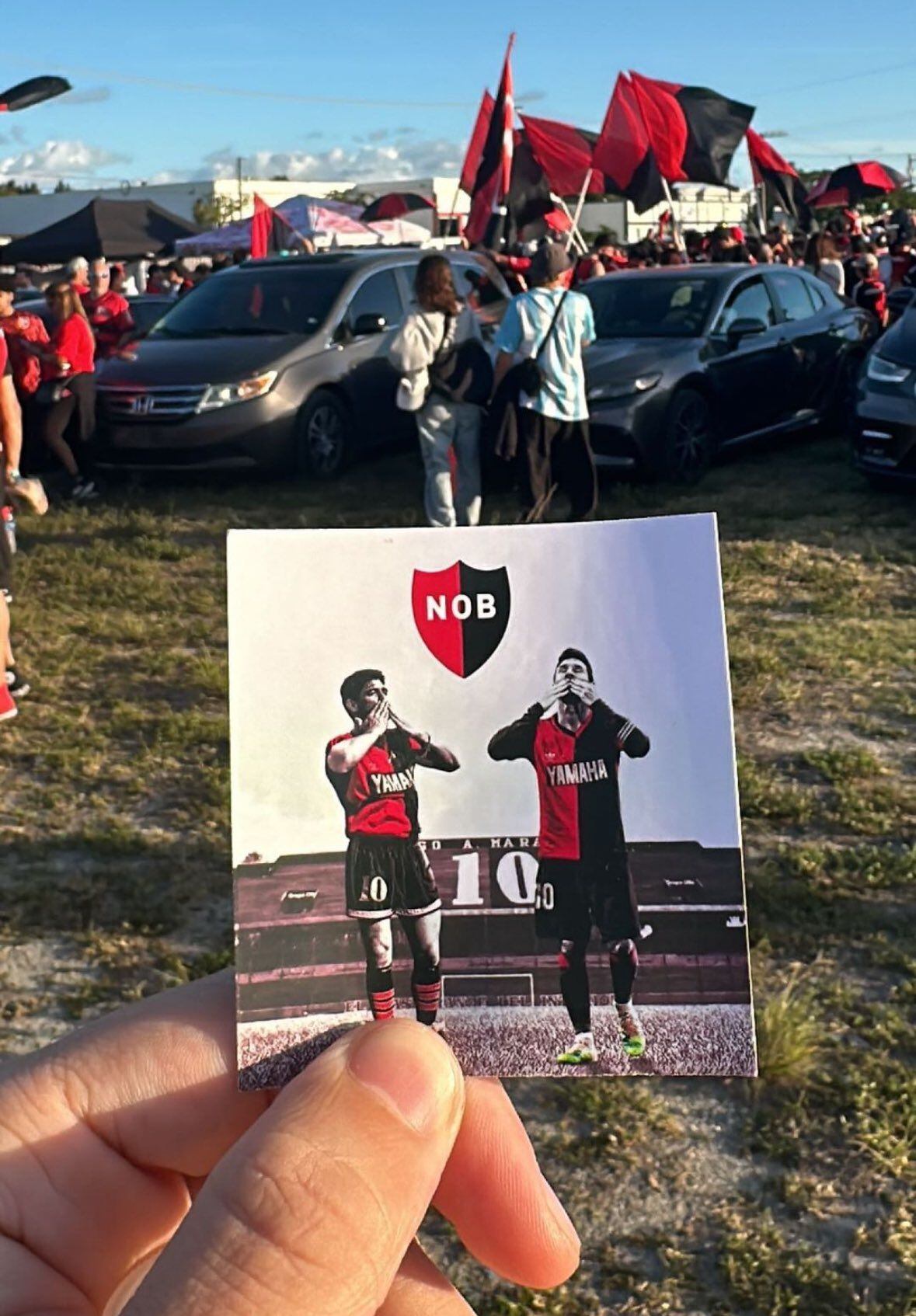 Una foto de los hinchas de Newell's en la previa al amistoso ante Inter Miami (@M30Xtra)