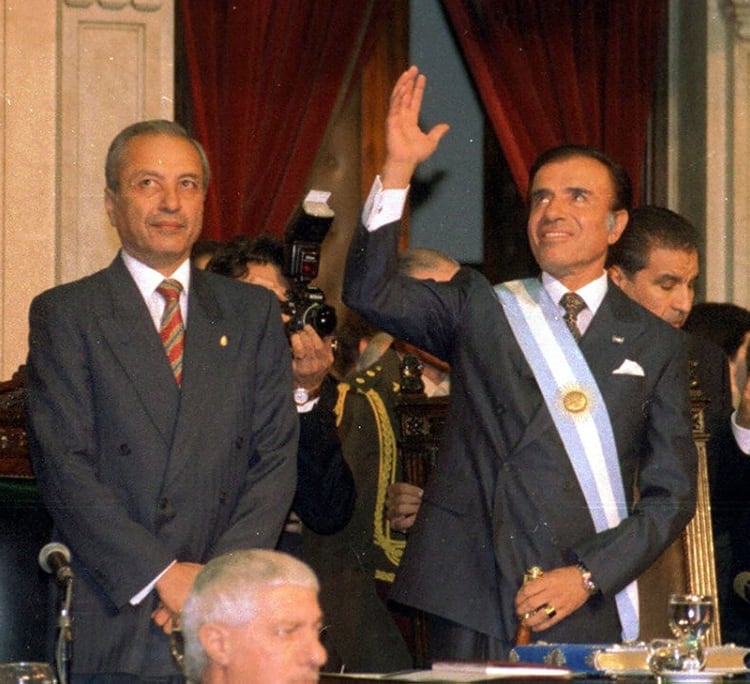 En enero de 1993, el Colegio Electoral correntino debía elegir gobernador en una provincia intervenida por el gobierno nacional que comandaba Carlos Menem (NA)