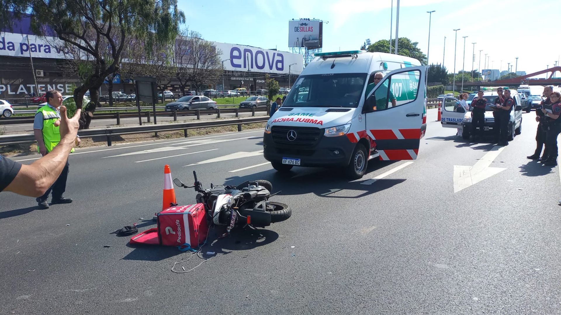 Tras el accidente, también se hizo presente en el lugar una ambulancia del SAME