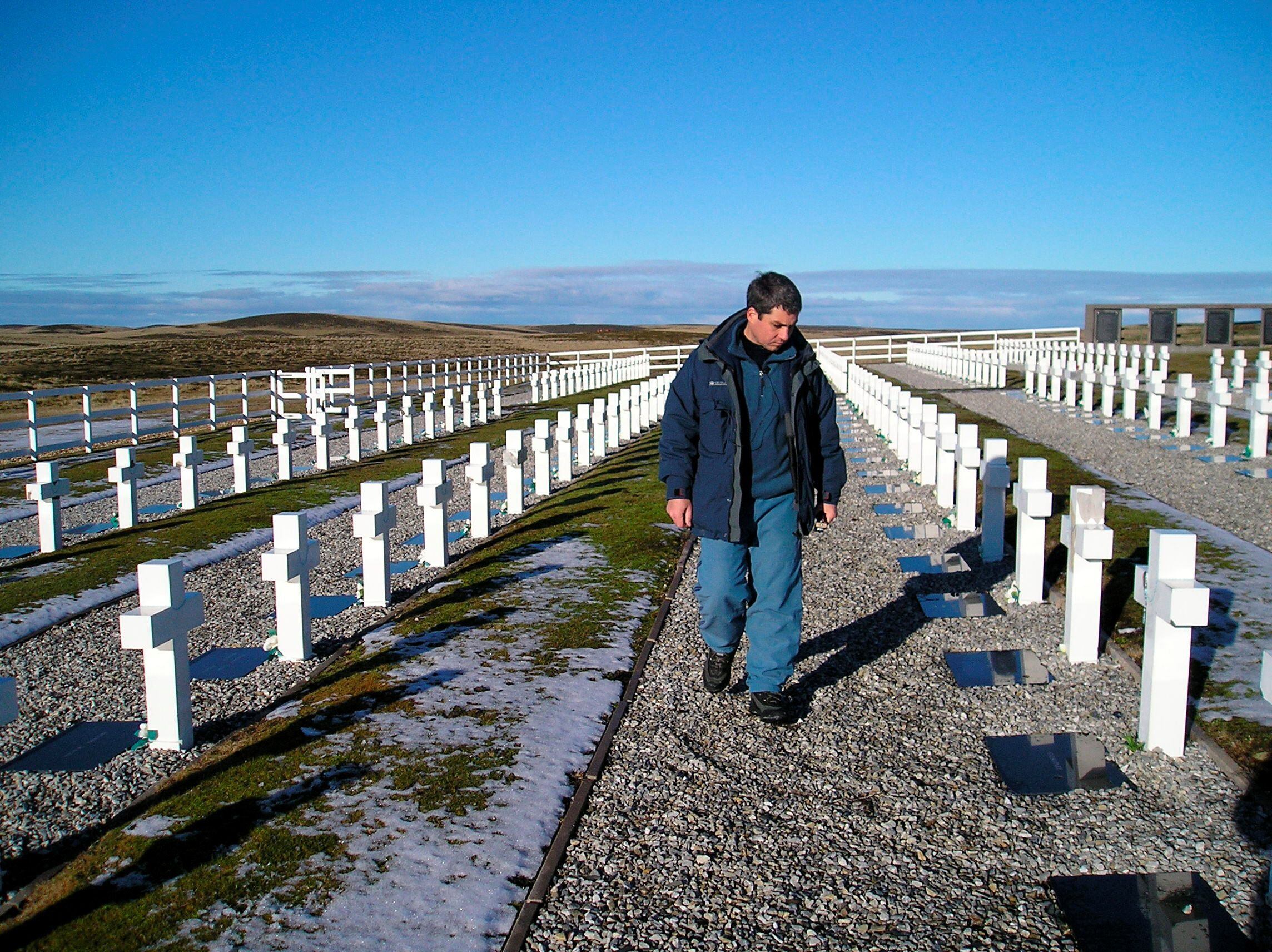 Durante la guerra de Malvinas murieron 649 soldados argentinos, 255 británicos y 3 civiles de las islas (Ho New)