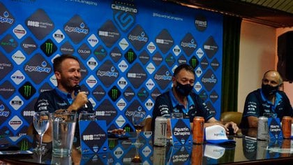 Enero de 2021, Agustín y a su izquierda Alberto, en la presentación de la Squadra Canapino (@canapino).