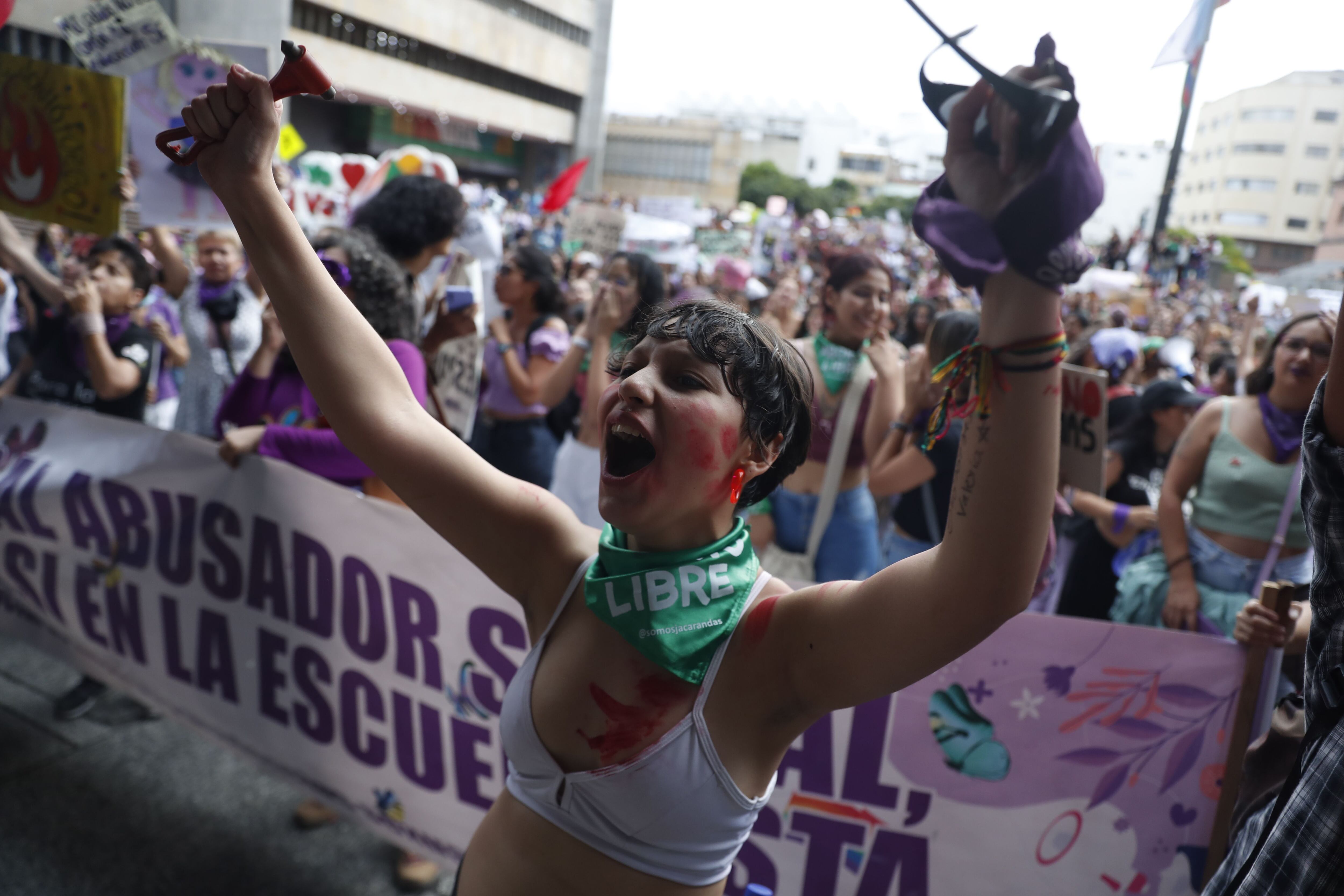 En enero de 2024, al menos 20 mujeres fueron víctimas de femicidio y dos de ellas eran menores de edad - crédito Ernesto Guzmán/EFE