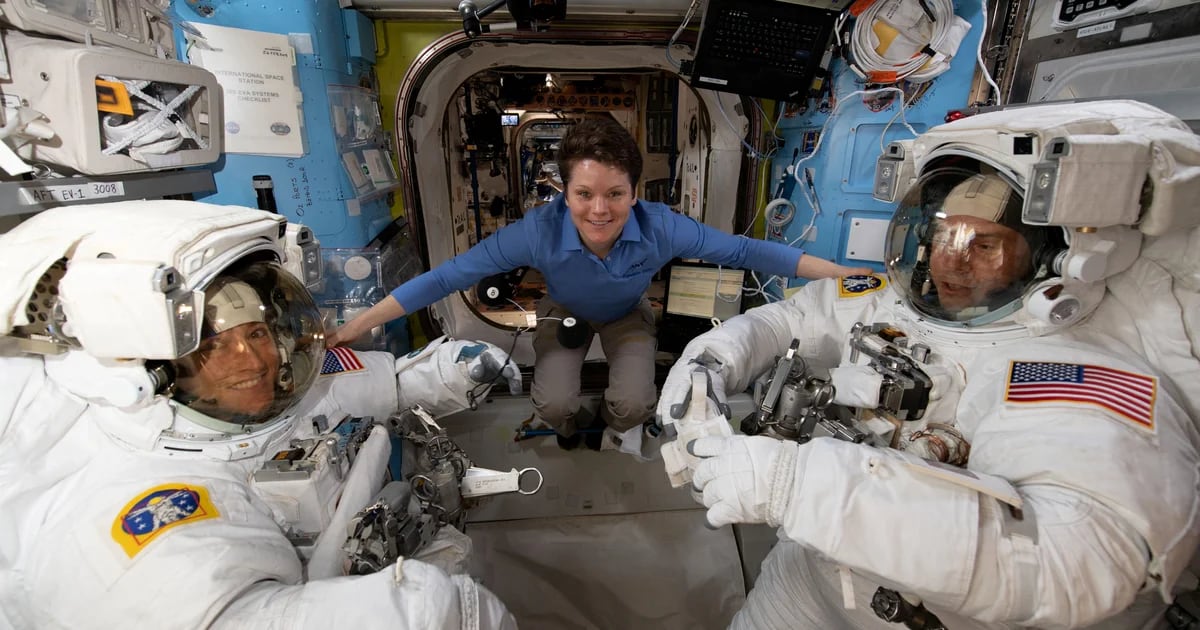 Come gli astronauti ottengono l’acqua potabile nello spazio: differenze tra la tecnologia russa e la tecnologia della NASA