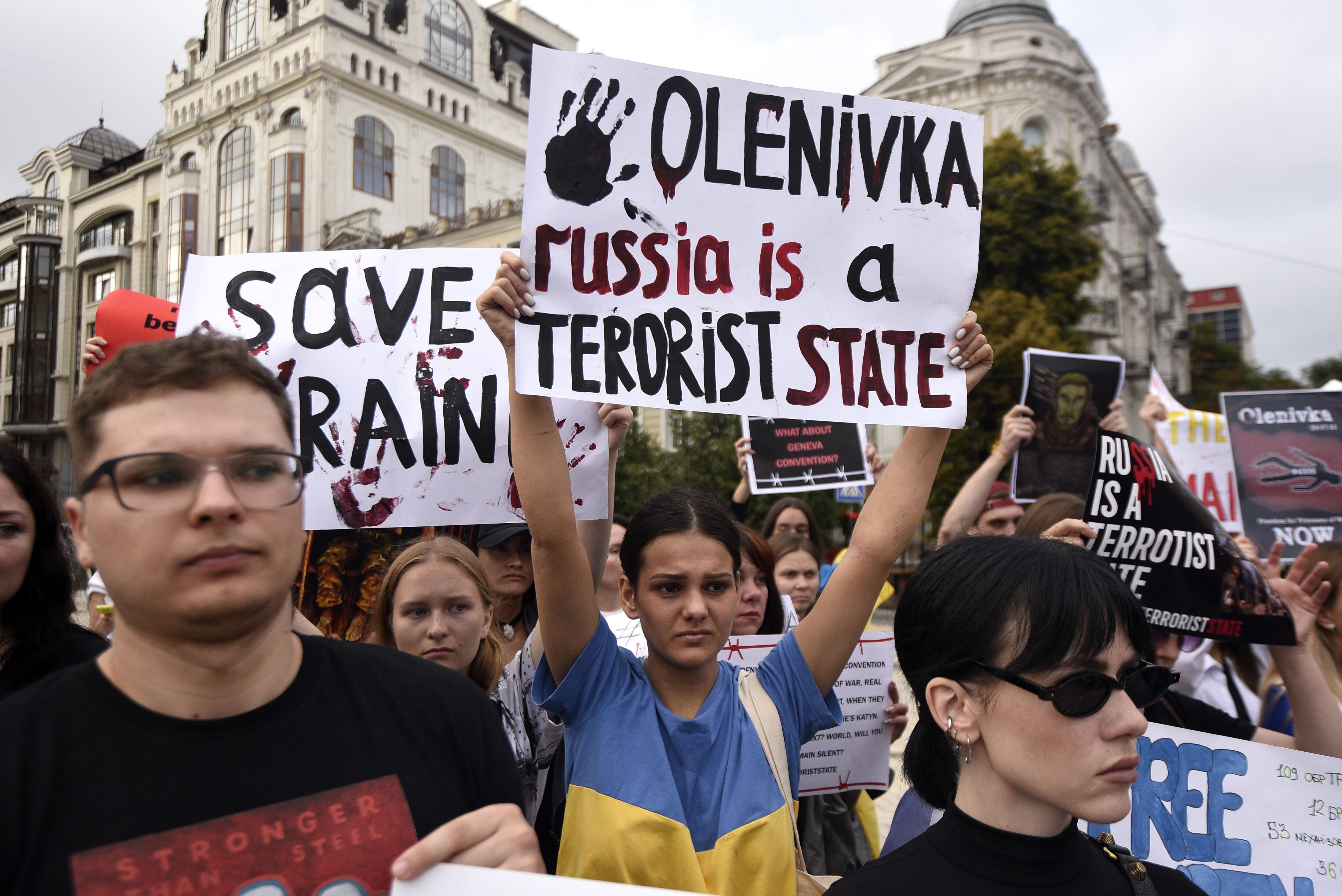 Protesta en Kiev, Ucrania, el 4 de agosto de 2022 por el bombardeo en Olenivka donde murieron al menos 50 prisioneros de guerra ucranianos (Europa Press/Kaniuka Ruslan)
