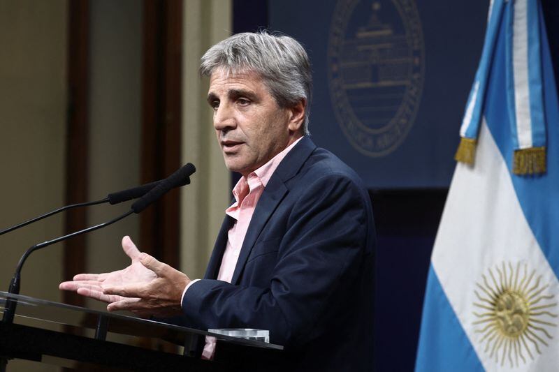 Foto de archivo - El ministro de Economía argentino, Luis Caputo. Ene 26, 2024. REUTERS/Tomas Cuesta