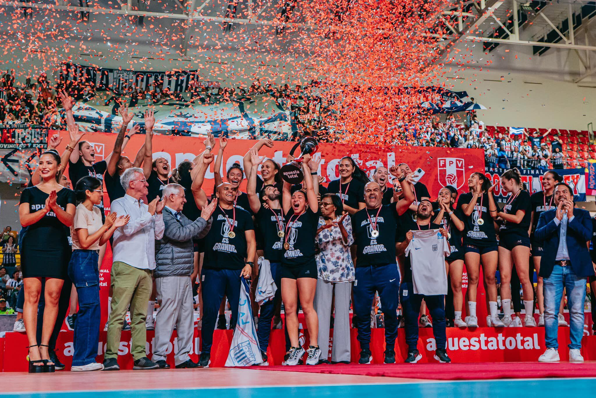 Alianza Lima se coronó campeón nacional de vóley después de 31 años.