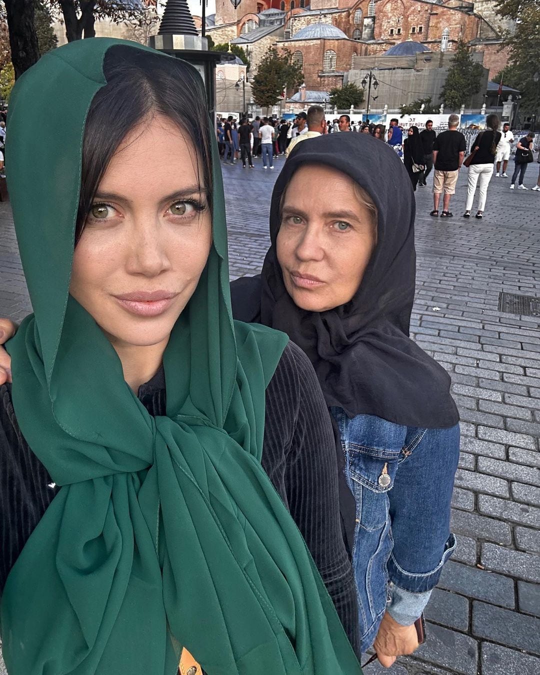 Wanda Nara y Nora Colosimo en Estambul (Instagram)