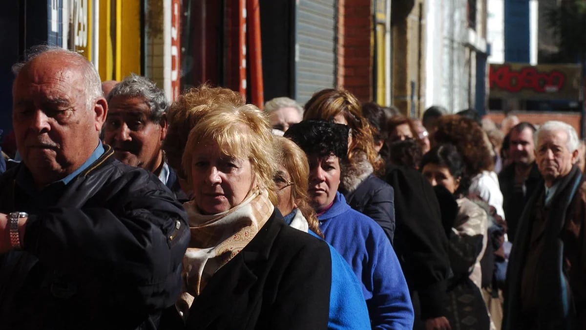 Jubilaciones: cuánto cobrarán en abril, qué pasará con el bono y cómo serán los aumentos en los siguientes meses