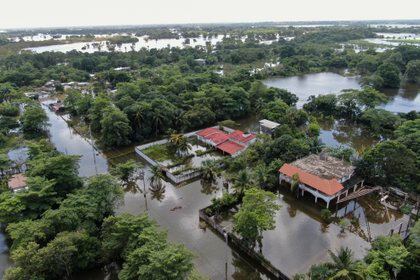 Durante la primera semana de noviembre, fuertes lluvias llenaron ríos y represas en los estados de Veracruz, Tabasco y Chiapas (Foto: América Rocío / AFP)