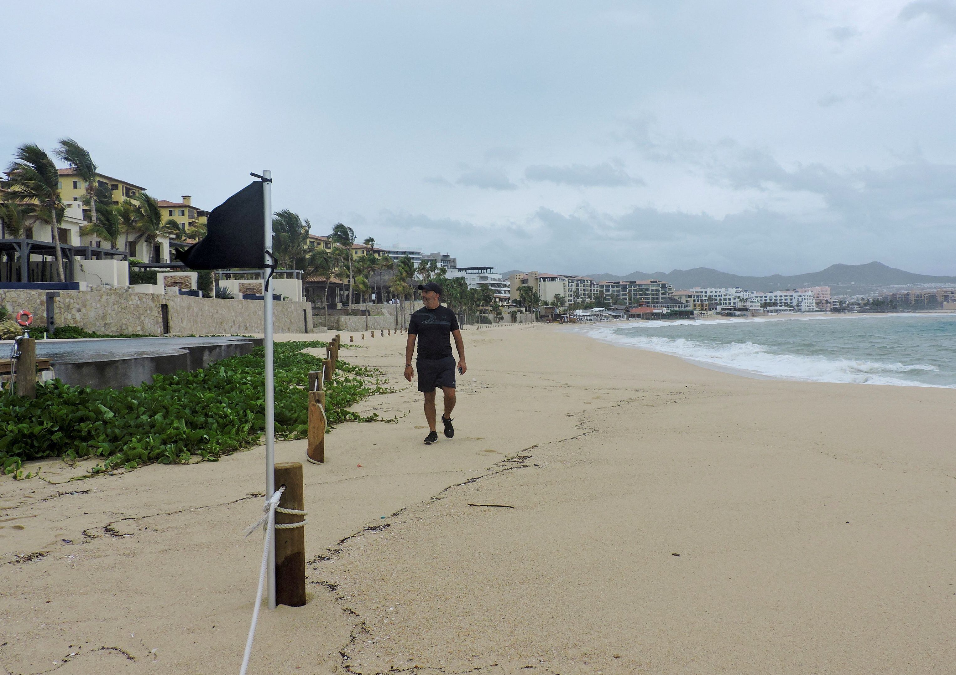 Cabo San Lucas, en baja California, suele enfrentar eventualidades por el paso de los huracanes. REUTERS/Monserrat Zavala