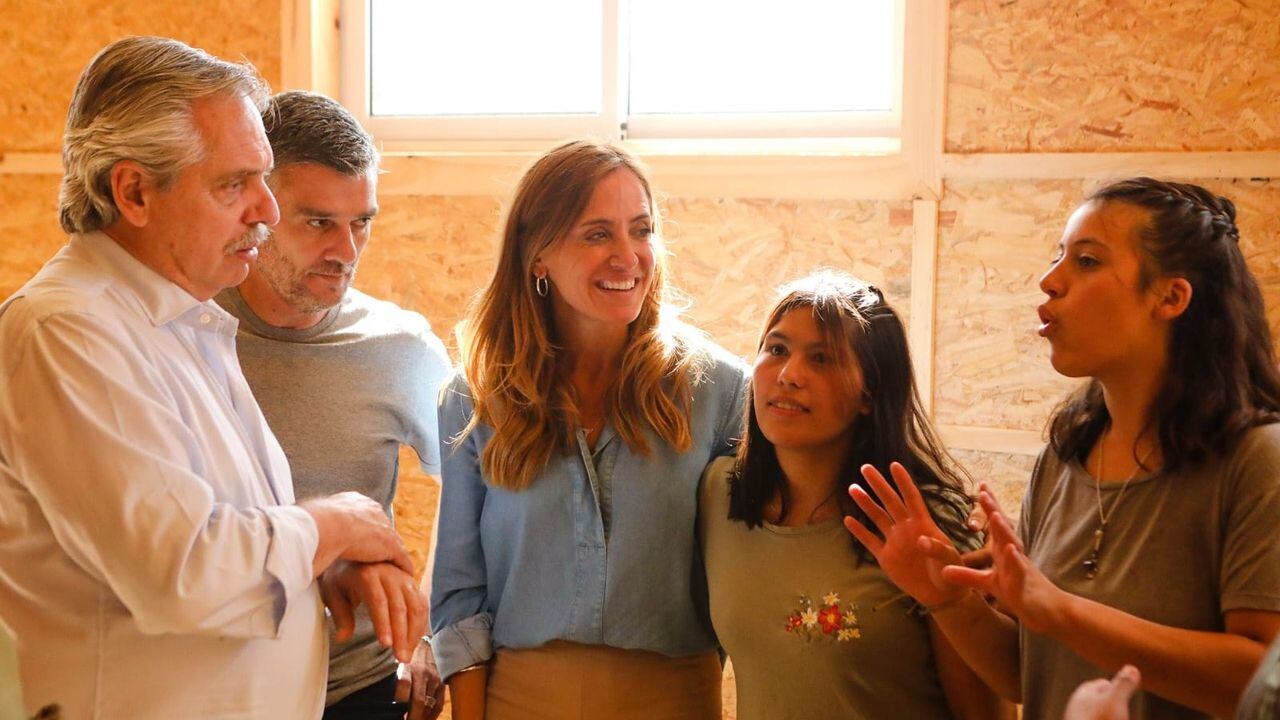 Alberto Fernández junto a Victoria Tolosa Paz y Juan Zabaleta en Punta Indio