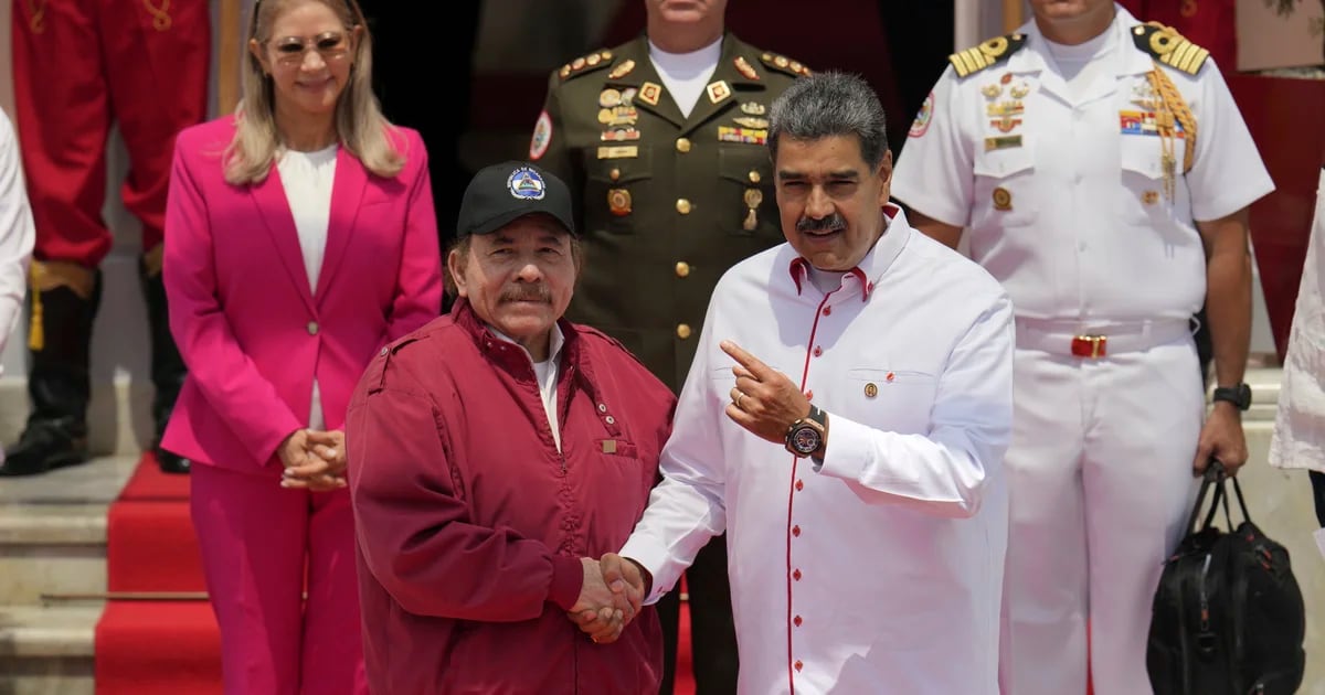 Daniel Ortega menawarkan “pejuang Sandinista” kepada Nicolas Maduro jika terjadi “kontra-revolusi” di Venezuela