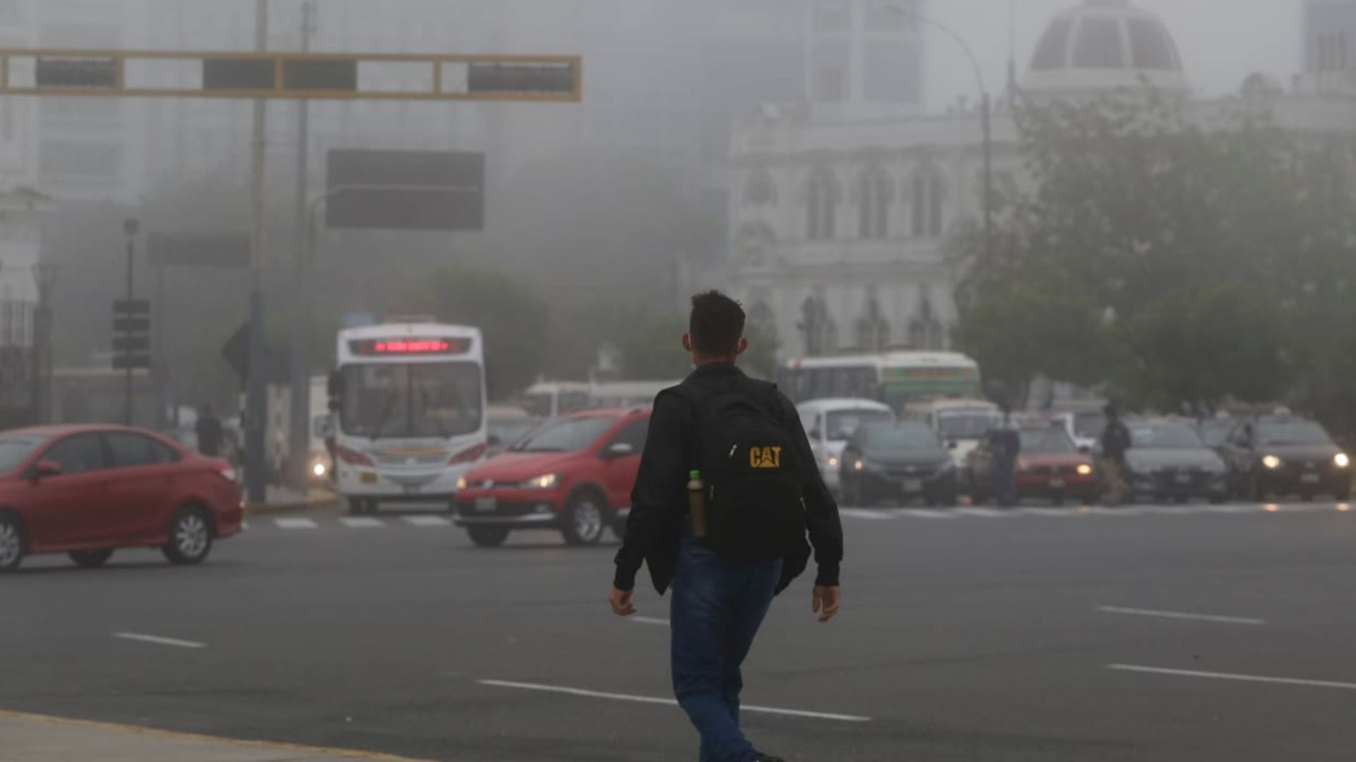 De acuerdo a expertos, el Anticiclón Pacífico Sur se volvió a fortalecer cerca a las costas peruanas y viene refrescando las temperaturas de la superficie.