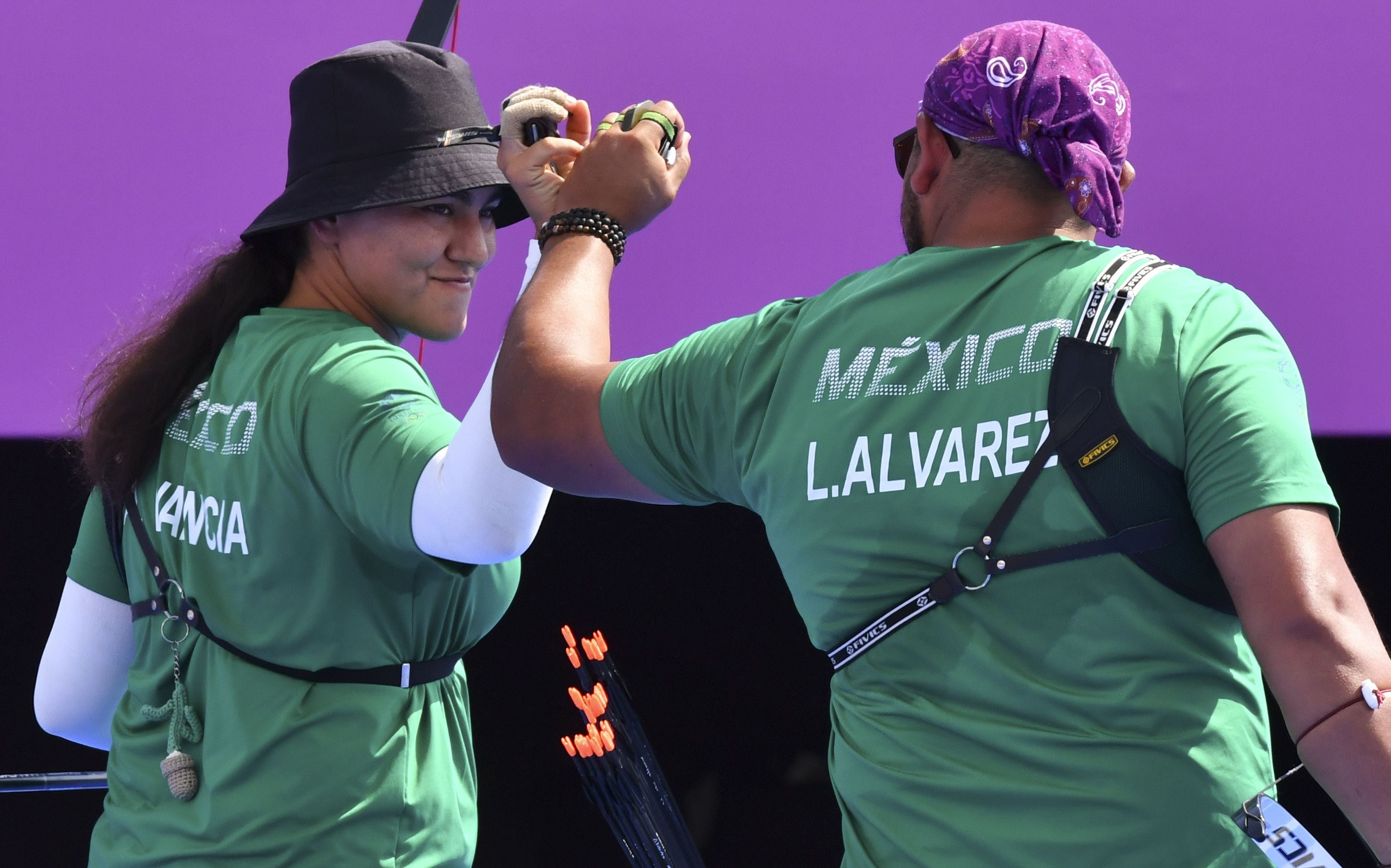 En Tokio 2020, Alejandra Valencia y Luis Álvarez se colgaron el bronce en la final de equipo mixto (REUTERS/Clodagh Kilcoyne)