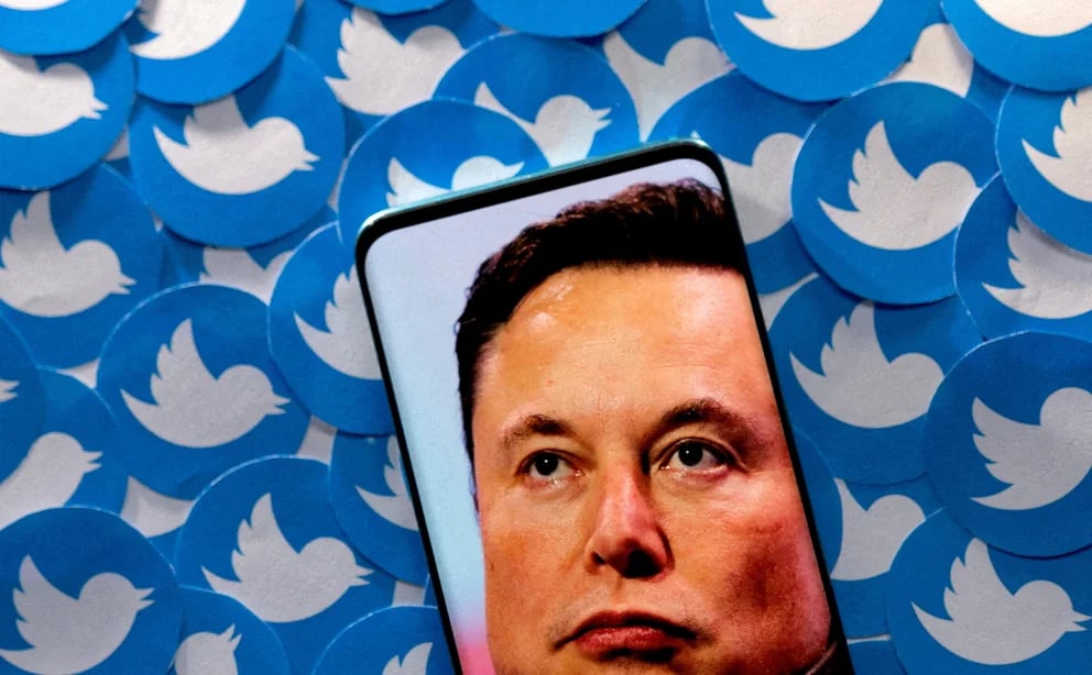 Elon Musk pays for celebrity verification badges on Twitter
