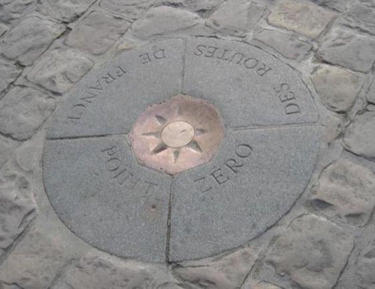 El punto cero de todas las rutas de Francia