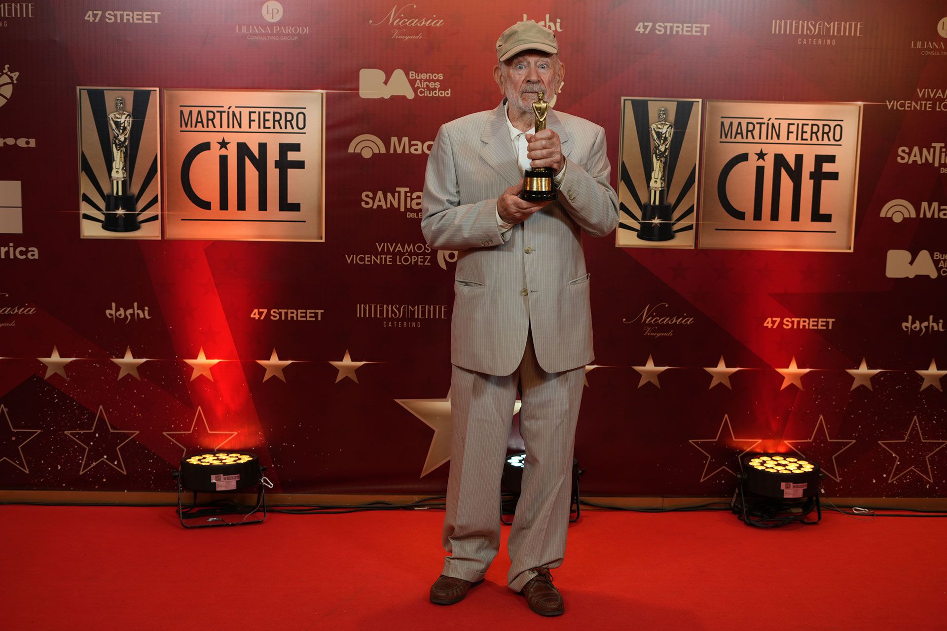 Martín Fierro de Cine y Series 2024: “Puan” fue la gran ganadora y  Guillermo Francella se llevó el Oro - Infobae