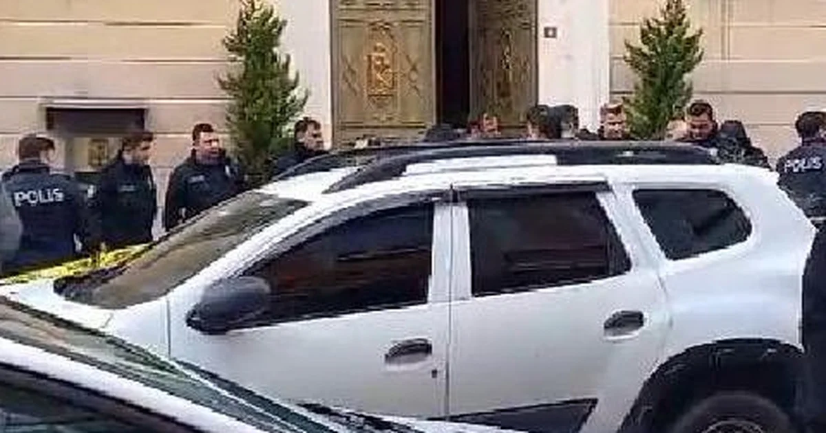 L'attacco ad una chiesa italiana a Istanbul ha provocato la morte di almeno una persona