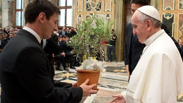 Lionel Messi fue junto al resto de la Selección al Vaticano antes del Mundial del 2014 (Getty Images)