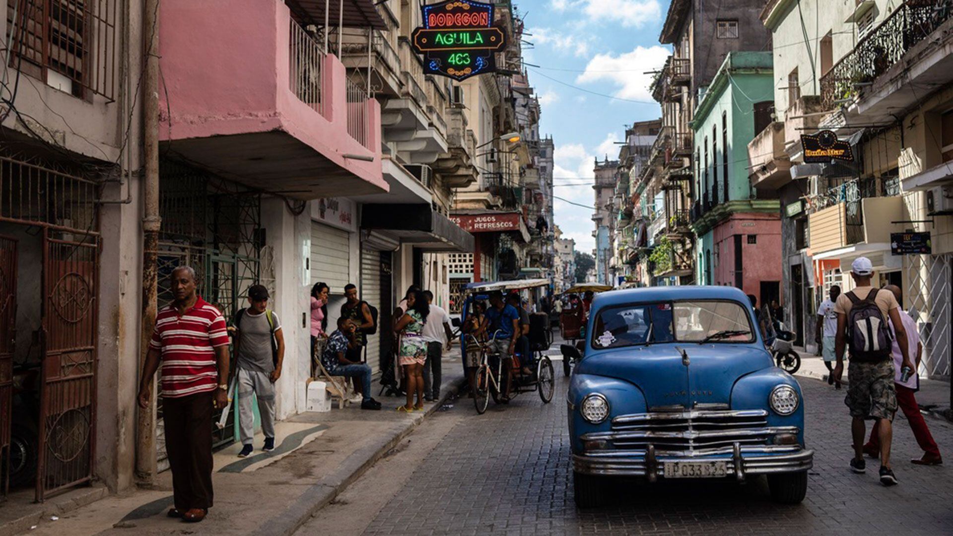 Tiendas privadas de alimentos ofrecen tesoros poco accesibles, y caros, en una Cuba desabastecida