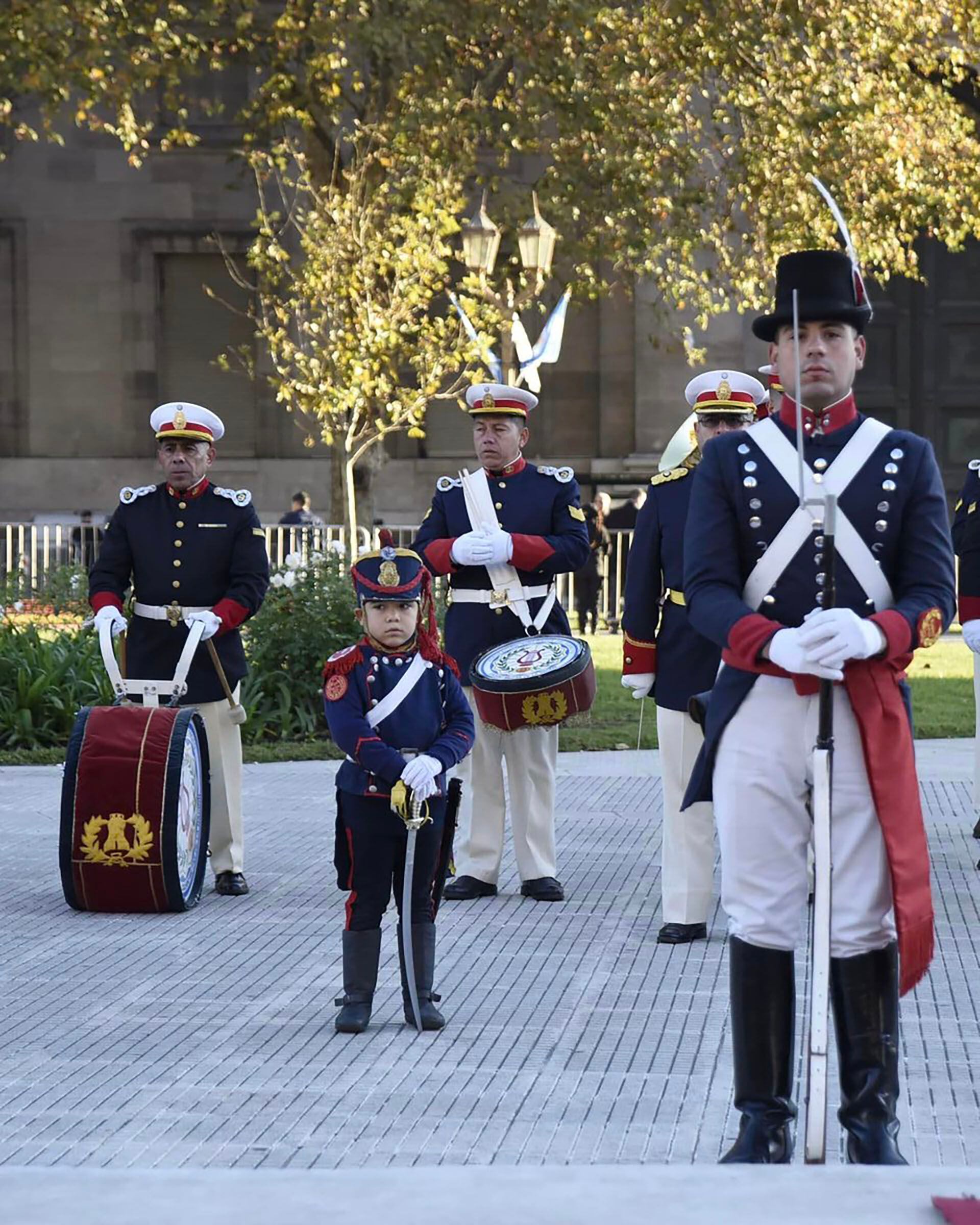 Granaderito en Plaza de Mayo