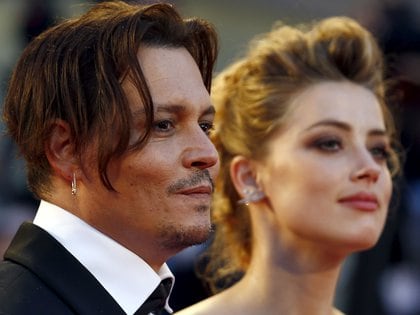 FOTO DE ARCHIVO: La actriz Amber Heard y su entonces esposo Johnny Depp en el 72 ° Festival de Cine de Venecia el 5 de septiembre de 2015. (REUTERS / Stefano Rellandini /archivo)