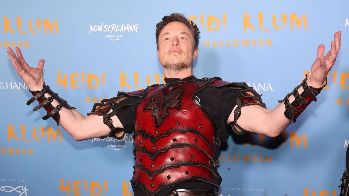 La fiesta de la que Elon Musk se fue a los 10 minutos: selfies, disfraces y “el campeón del diablo”