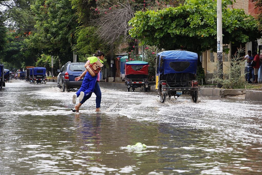 Zozobra por intensas lluvias, rayos, truenos e inundaciones en el norte del Perú: Las regiones afectadas - Infobae