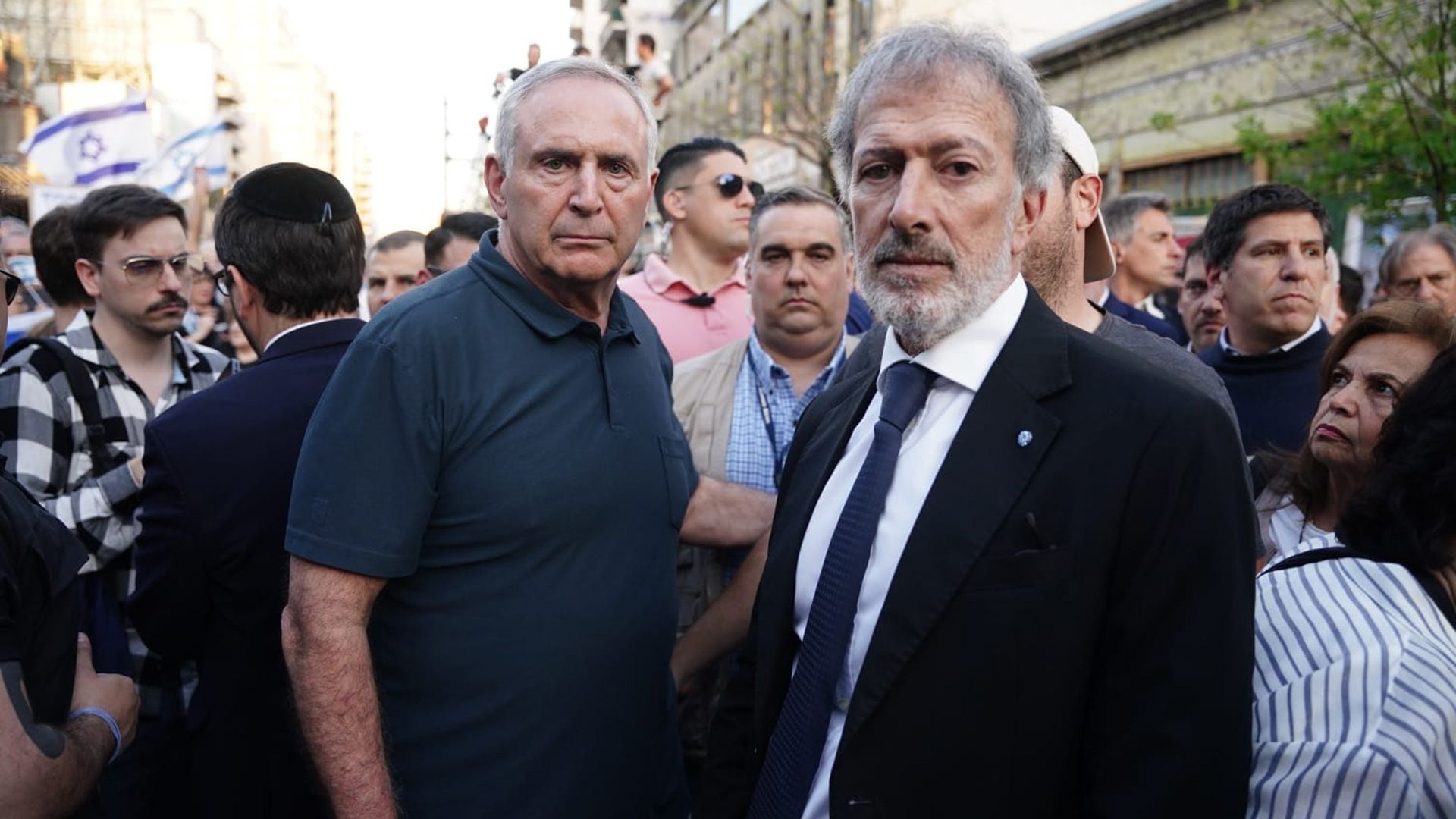 Marc Stanley junto a Jorge Knoblovits en la marcha de la comunidad judía en Argentina, Masiva expresión de solidaridad hacia Israel