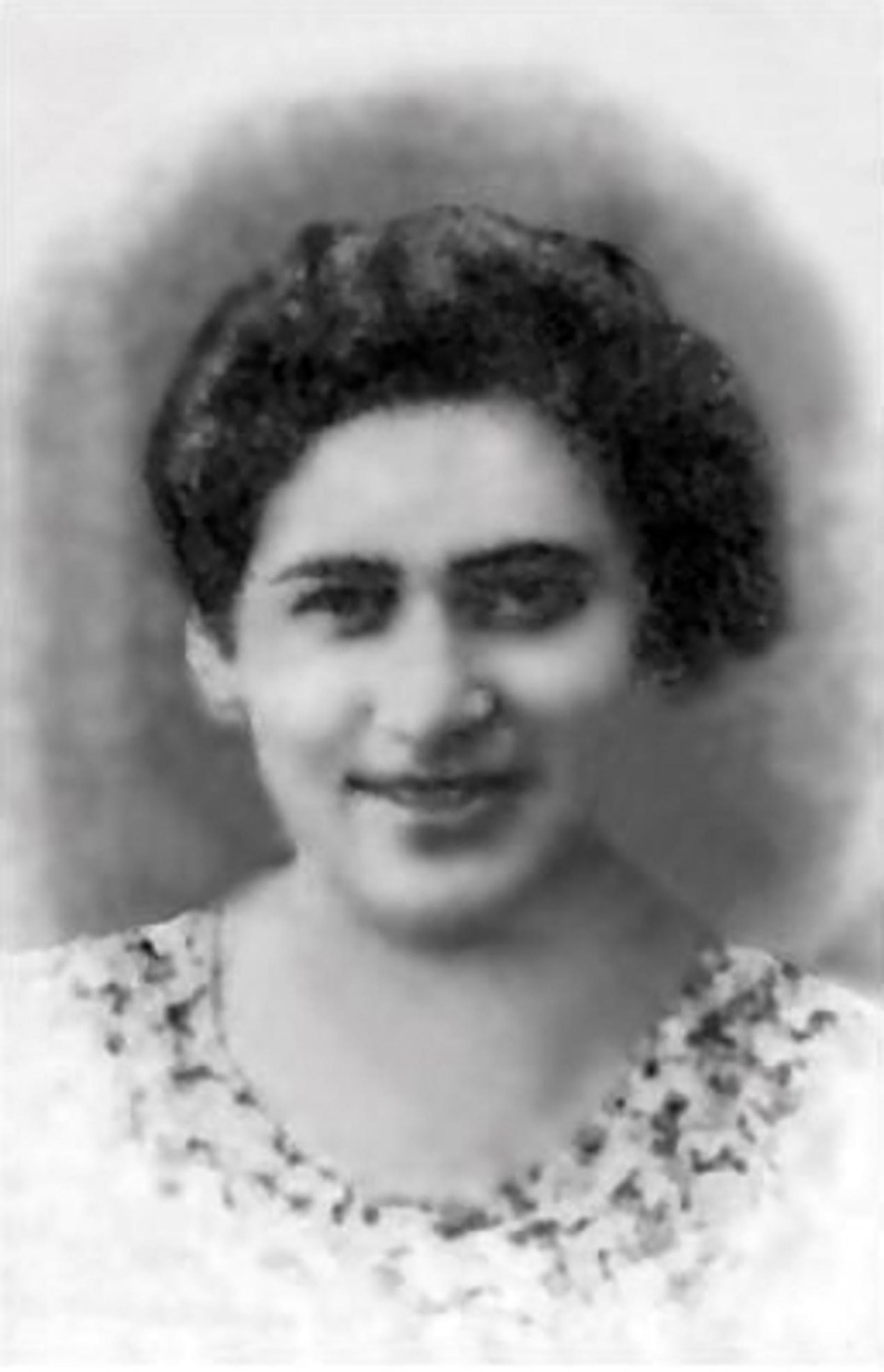 Roza Robota (1921-1945) fue una de las mujeres que murió en la horca. Con 24 años era la mayor de las que conocían el plan y era la encargada de coordinar con los organizadores (The Grosby Group)