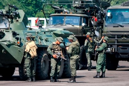 Membri delle Forze Armate Bolivariane del Venezuela.  EFE / Johnny Barra / Archive