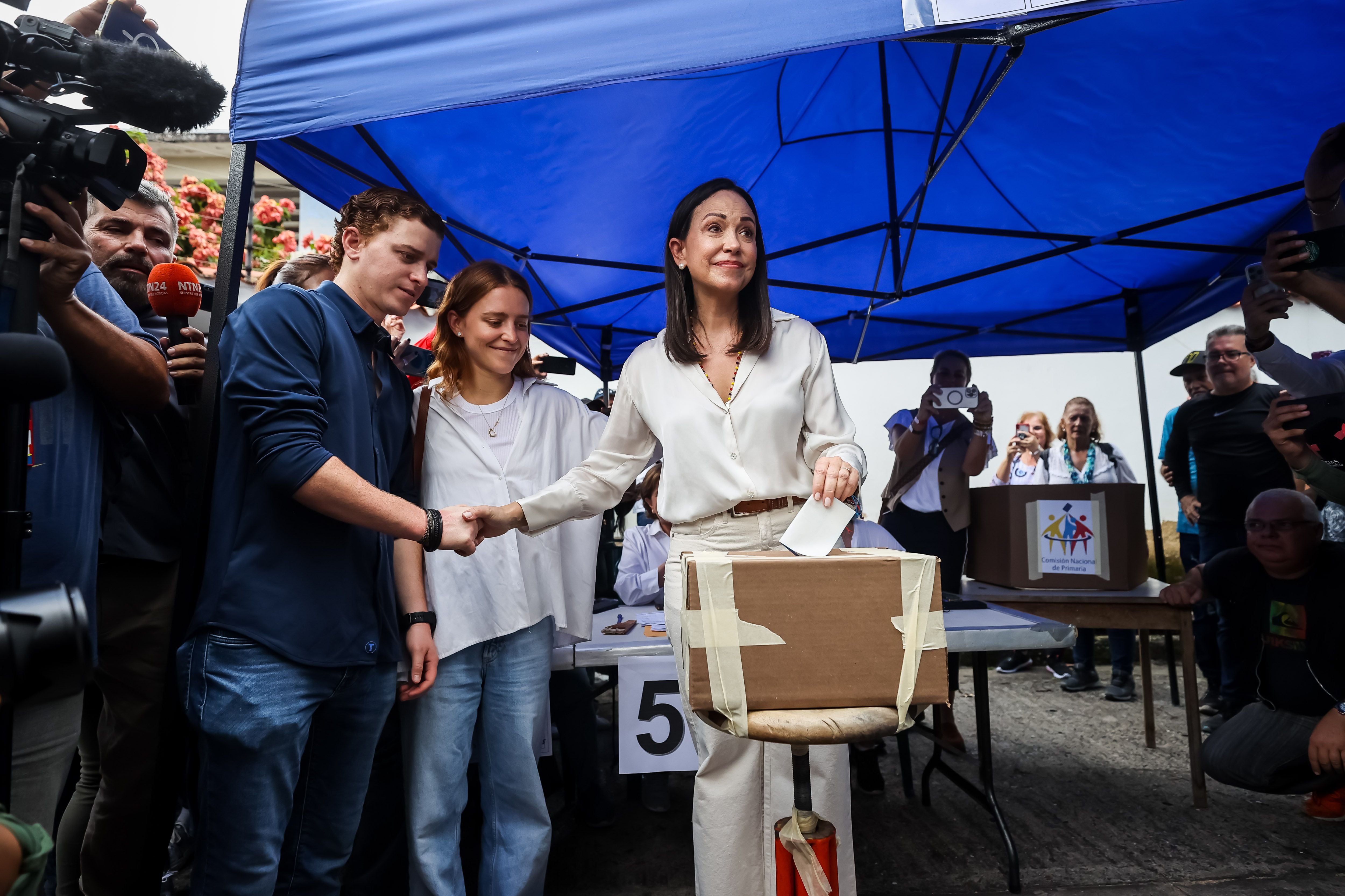 María Corina Machado votó en Caracas en las elecciones primarias opositoras  (EFE/ Miguel Gutiérrez)