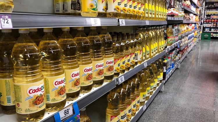 Los precios unitarios de aceites adjudicados son más caros que en los supermercados (Lihueel Althabe)