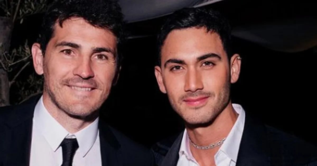 The luxury watch, priced at nearly 600,000 pesos with Alejandro Spitzer, was launched with Iker Casillas.