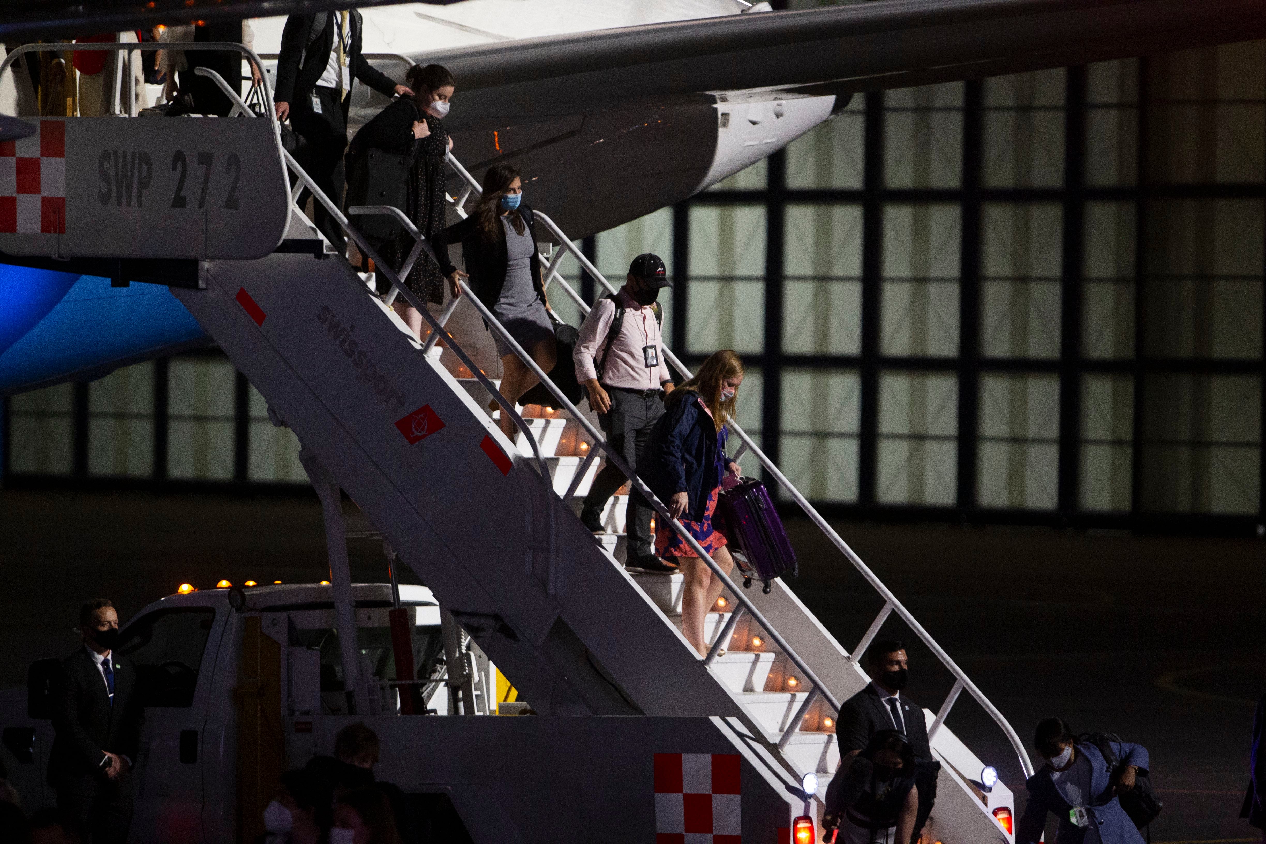 Llegada del pool de Kamala Harris, vicepresidenta de Estados Unidos, a Ciudad de México, Aeropuerto Internacional de La Ciudad de México. Junio 7, 2021. Foto: Karina Hernández / Infobae