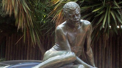 La esclavitud (1881), escultura de Francisco Cafferata ubicada en los bosques de Palermo
