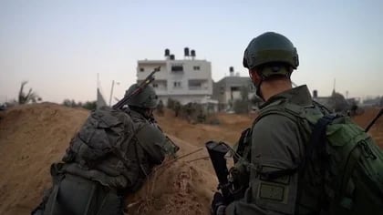 La brigada Kfir de las Fuerzas de Defensa de Israel operan en Khan Younis, Gaza (Israel Defense Forces/Handout via REUTERS)